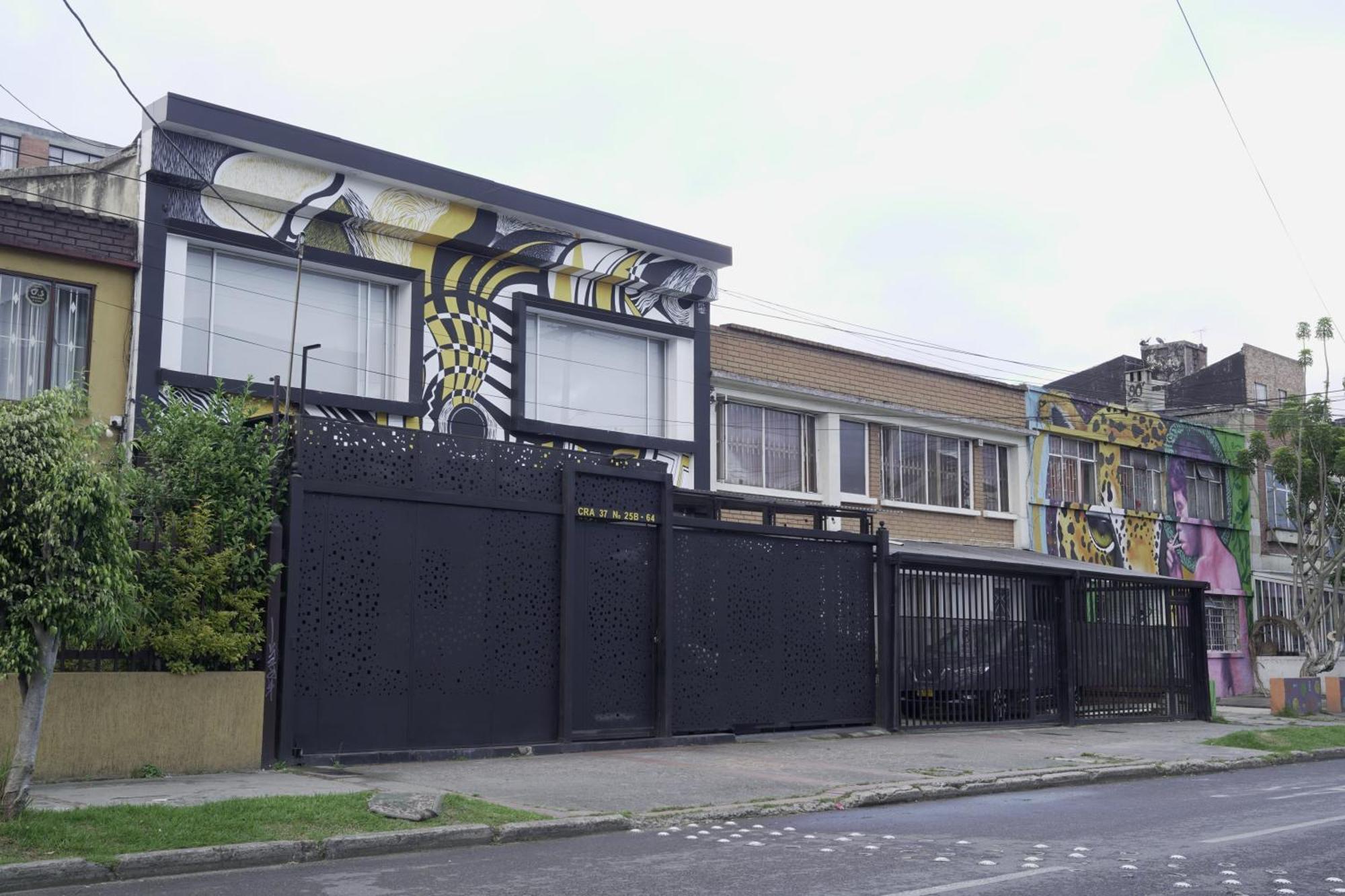 Next Door, Bogota